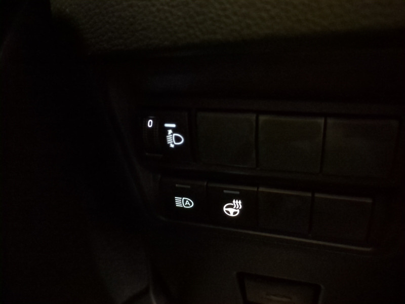 Photo 16 de l'offre de TOYOTA YARIS 116H DESIGN 5P MY25 -17% à 22998€ chez Automobiles 25