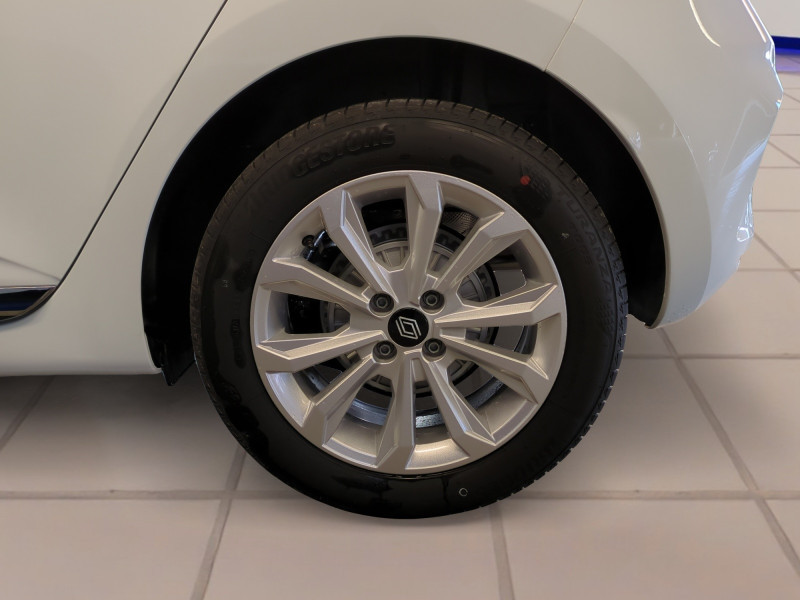 Photo 20 de l'offre de RENAULT CLIO V 1.5 BLUE DCI 100CH EVOLUTION - 20% à 19998€ chez Automobiles 25