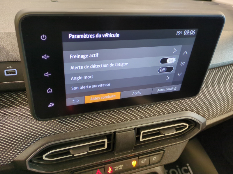 Photo 12 de l'offre de DACIA SANDERO 1.0 TCE 90CH EXPRESSION -4% à 15998€ chez Automobiles 25