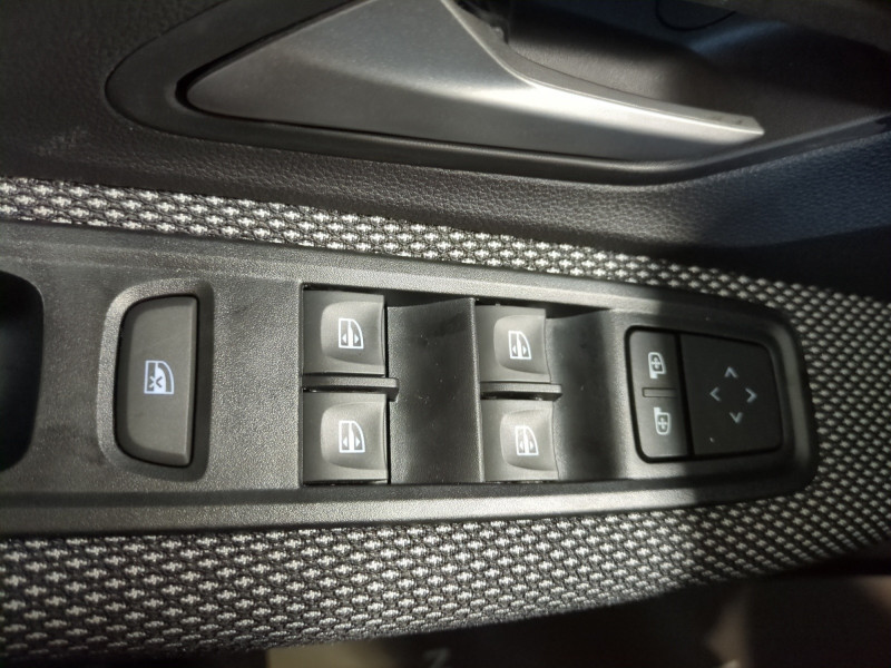 Photo 16 de l'offre de DACIA SANDERO 1.0 TCE 90CH EXPRESSION -3% à 16698€ chez Automobiles 25