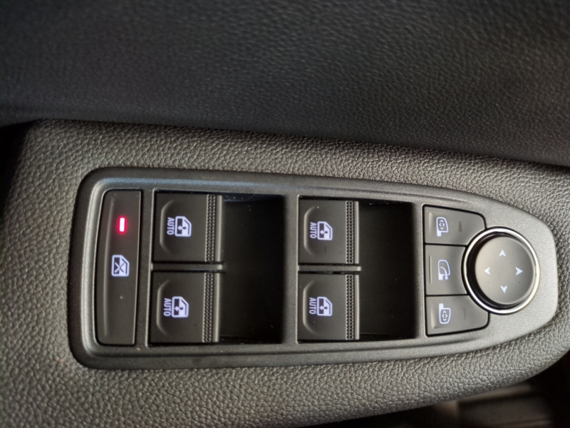 Photo 18 de l'offre de RENAULT CLIO V 1.5 BLUE DCI 100CH EVOLUTION - 20% à 19998€ chez Automobiles 25