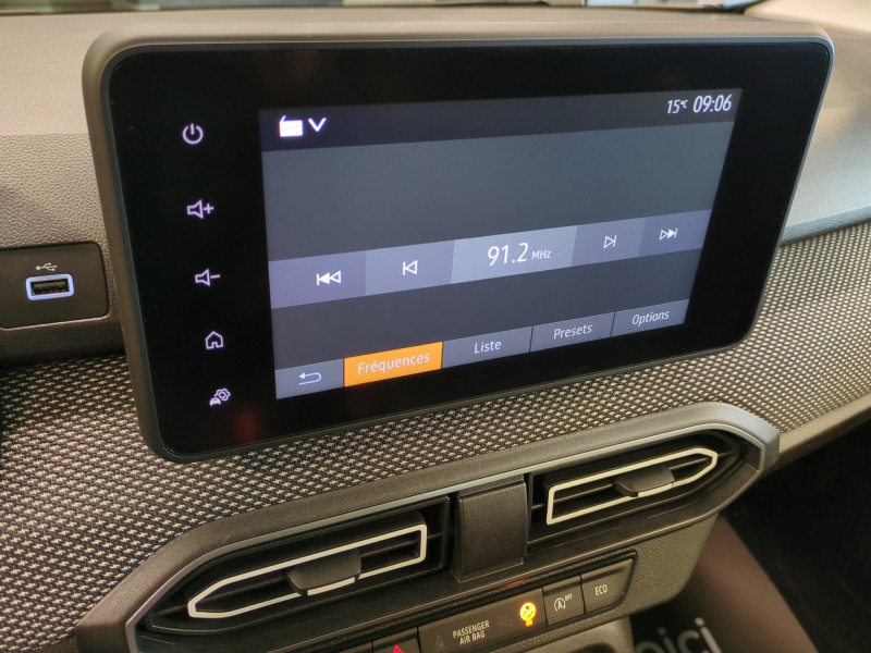 Photo 9 de l'offre de DACIA SANDERO 1.0 TCE 90CH EXPRESSION -4% à 15998€ chez Automobiles 25