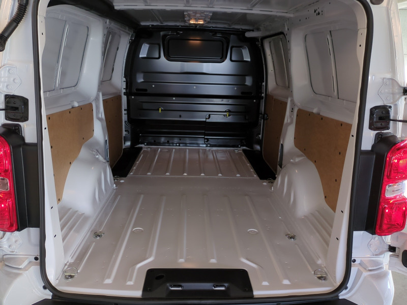 Photo 16 de l'offre de CITROEN JUMPY FG XL 2.0 BLUEHDI 145CH S&S EAT8 -34% à 31198€ chez Automobiles 25