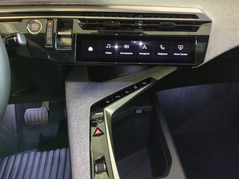 Photo 5 de l'offre de PEUGEOT 3008 1.2 HYBRID 145CH ALLURE E-DCS6 -27% à 31998€ chez Automobiles 25