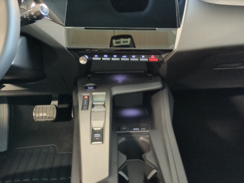 Photo 8 de l'offre de PEUGEOT 308 1.5 BLUEHDI 130CH S&S ALLURE EAT8 -34% à 26498€ chez Automobiles 25