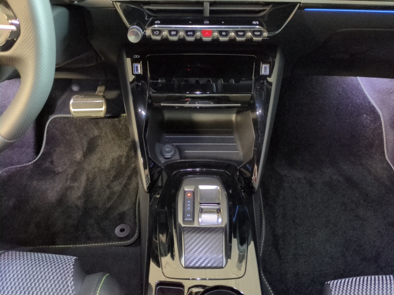 Photo 5 de l'offre de PEUGEOT 2008 1.2 HYBRID 145CH GT E-DCS6 -24% à 27998€ chez Automobiles 25