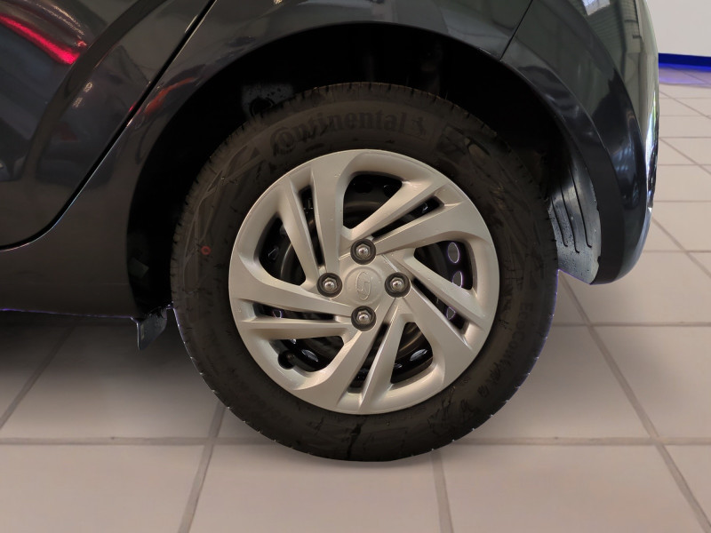 Photo 20 de l'offre de HYUNDAI I10 1.0 63CH ECO INTUITIVE BVR -22% à 15998€ chez Automobiles 25
