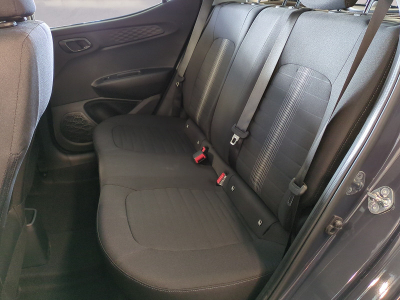 Photo 7 de l'offre de HYUNDAI I10 1.0 63CH ECO INTUITIVE BVR -22% à 15998€ chez Automobiles 25