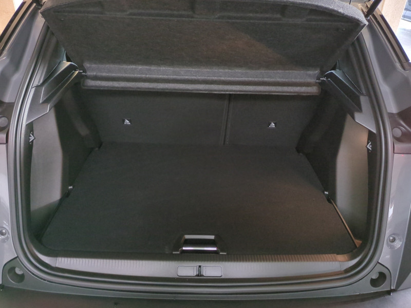 Photo 19 de l'offre de PEUGEOT 2008 1.2 HYBRID 145CH GT E-DCS6 -24% à 27998€ chez Automobiles 25