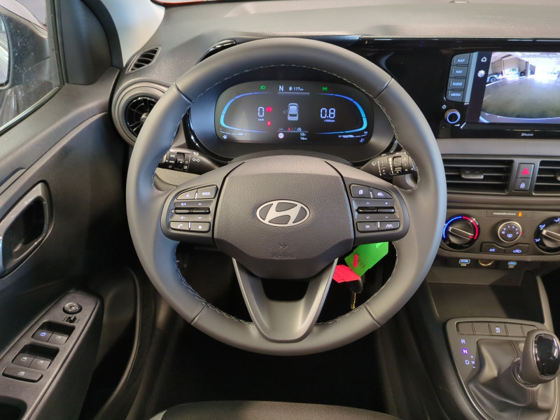 Photo 4 de l'offre de HYUNDAI I10 1.0 63CH ECO INTUITIVE BVR -22% à 16498€ chez Automobiles 25