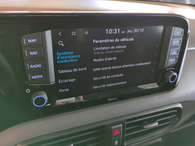 Photo 12 de l'offre de HYUNDAI I10 1.0 63CH ECO INTUITIVE BVR -22% à 15998€ chez Automobiles 25