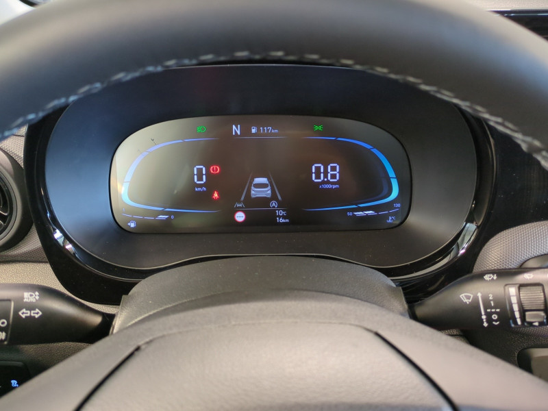 Photo 8 de l'offre de HYUNDAI I10 1.0 63CH ECO INTUITIVE BVR -22% à 16498€ chez Automobiles 25