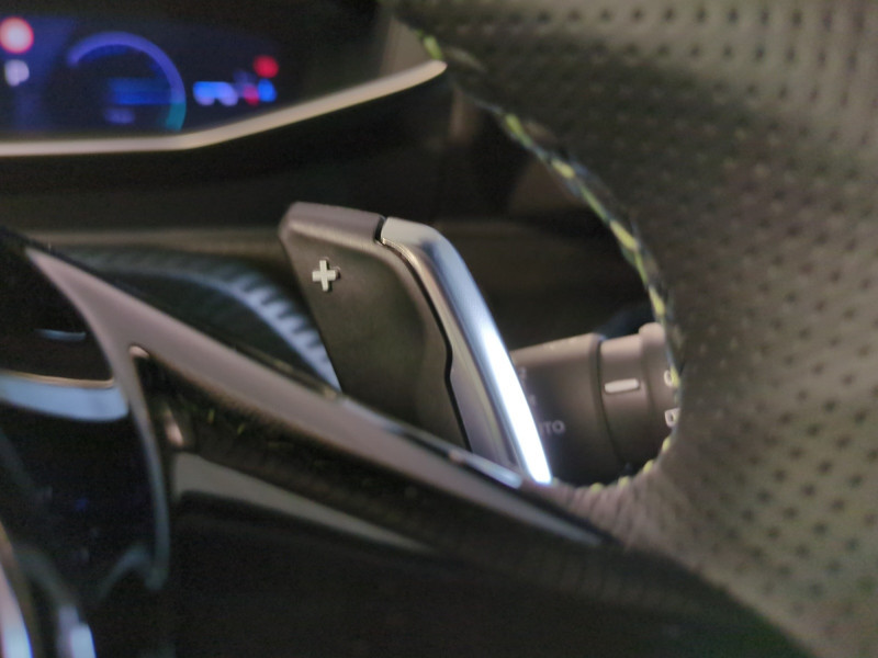 Photo 16 de l'offre de PEUGEOT 2008 1.2 HYBRID 145CH GT E-DCS6 -24% à 27998€ chez Automobiles 25