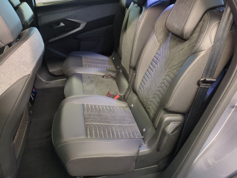 Photo 6 de l'offre de PEUGEOT 5008 HYBRID 145CH GT E-DCS6 -25% à 38998€ chez Automobiles 25