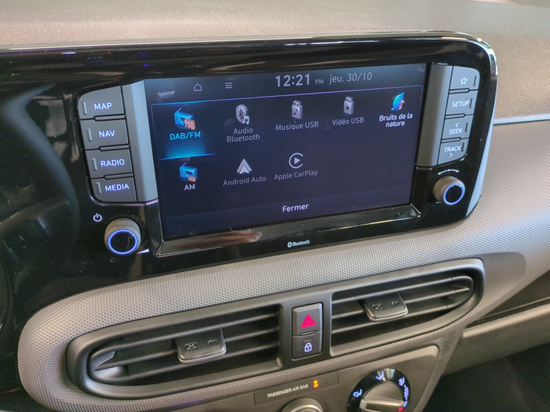 Photo 9 de l'offre de HYUNDAI I10 1.0 63CH ECO INTUITIVE BVR -22% à 16498€ chez Automobiles 25