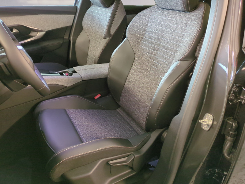 Photo 6 de l'offre de PEUGEOT 3008 1.2 HYBRID 145CH ALLURE E-DCS6 -27% à 31998€ chez Automobiles 25