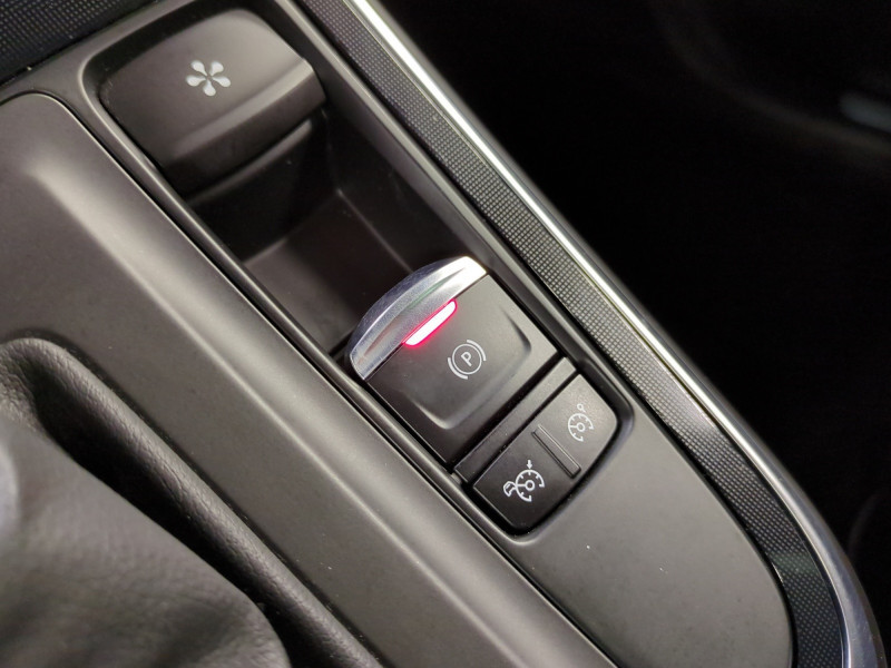 Photo 17 de l'offre de RENAULT GRAND SCENIC IV 1.7 BLUE DCI 120CH INTENS à 14990€ chez Automobiles 25