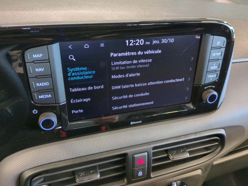 Photo 11 de l'offre de HYUNDAI I10 1.0 63CH ECO INTUITIVE BVR -22% à 16498€ chez Automobiles 25