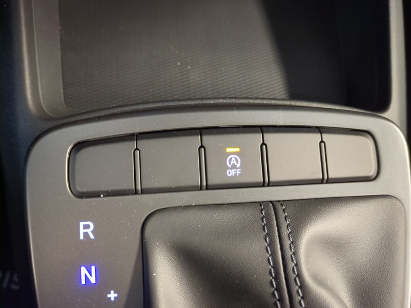 Photo 17 de l'offre de HYUNDAI I10 1.0 63CH ECO INTUITIVE BVR -22% à 16498€ chez Automobiles 25