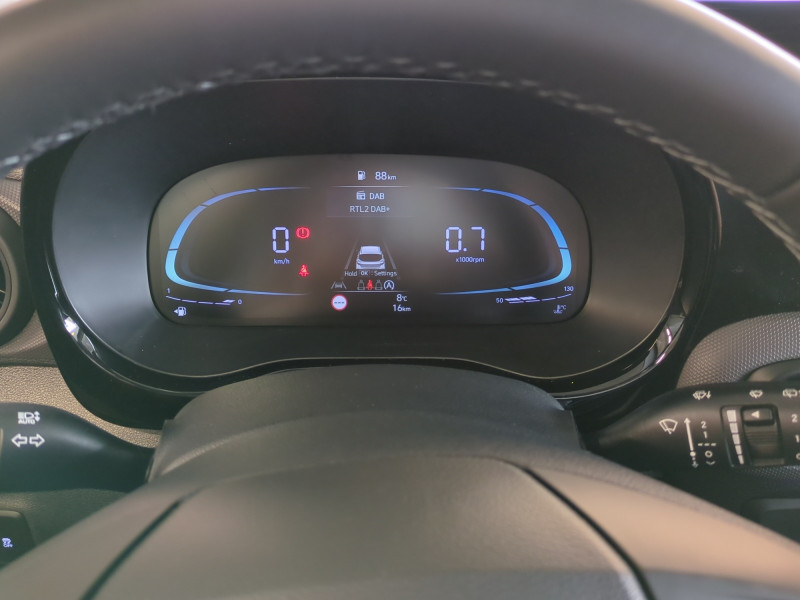 Photo 8 de l'offre de HYUNDAI I10 1.0 63CH ECO INTUITIVE BVR -22% à 15998€ chez Automobiles 25