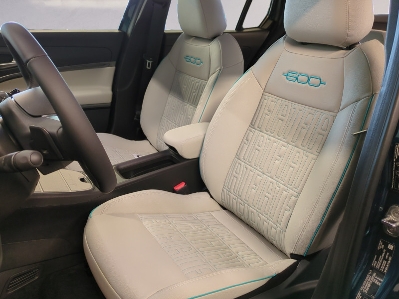 Photo 6 de l'offre de FIAT 600 1.2 HYBRID TURBO 145CH LA PRIMA DCT6 -22% à 25798€ chez Automobiles 25