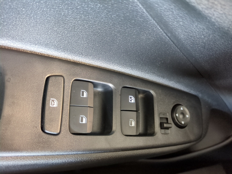 Photo 16 de l'offre de HYUNDAI I10 1.0 63CH ECO INTUITIVE BVR -22% à 15998€ chez Automobiles 25