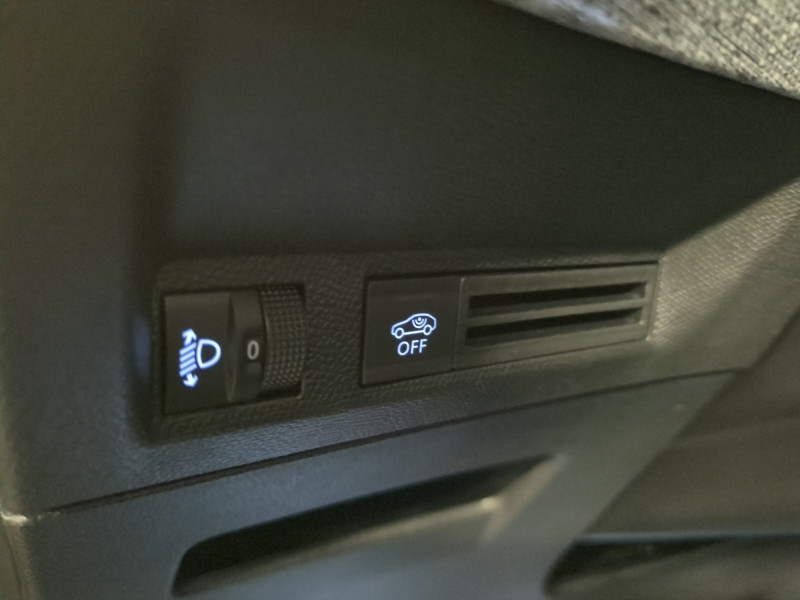 Photo 17 de l'offre de PEUGEOT 3008 1.2 HYBRID 145CH ALLURE E-DCS6 -27% à 31998€ chez Automobiles 25