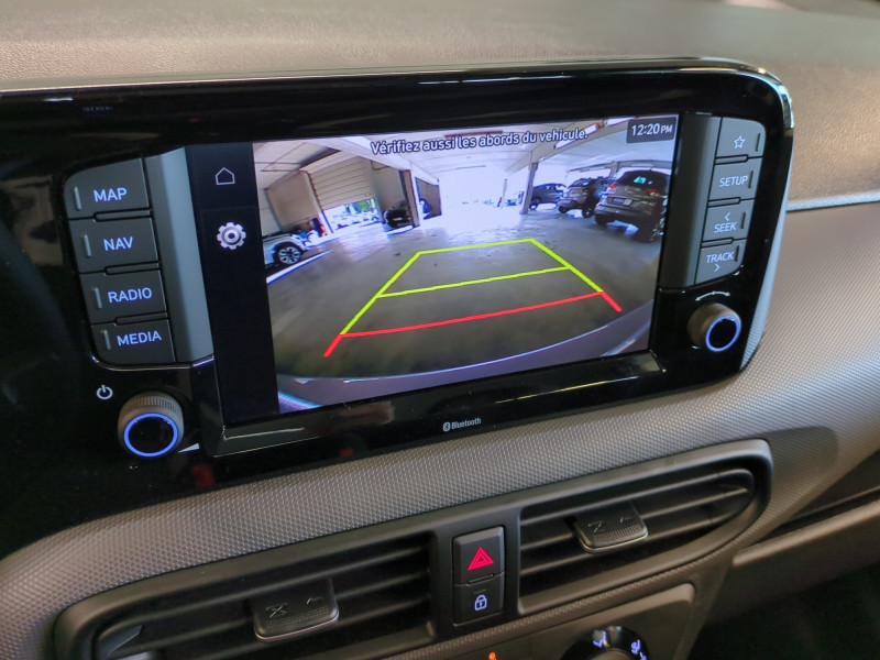 Photo 15 de l'offre de HYUNDAI I10 1.0 63CH ECO INTUITIVE BVR -22% à 16498€ chez Automobiles 25