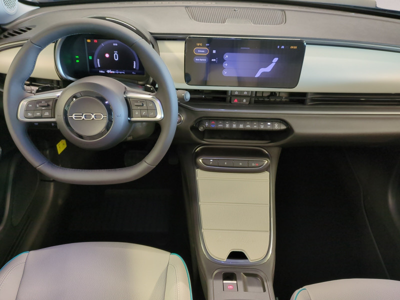 Photo 3 de l'offre de FIAT 600 1.2 HYBRID TURBO 145CH LA PRIMA DCT6 -22% à 25798€ chez Automobiles 25