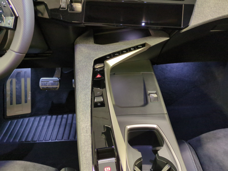 Photo 8 de l'offre de PEUGEOT 5008 HYBRID 145CH GT E-DCS6 -25% à 38998€ chez Automobiles 25