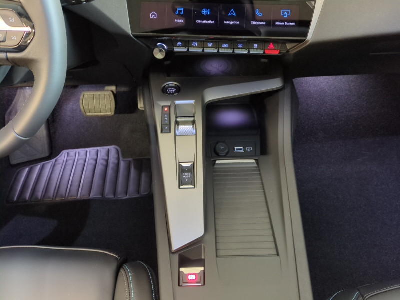 Photo 14 de l'offre de PEUGEOT 308 1.5 BLUEHDI 130CH S&S ALLURE EAT8 -35% à 26498€ chez Automobiles 25