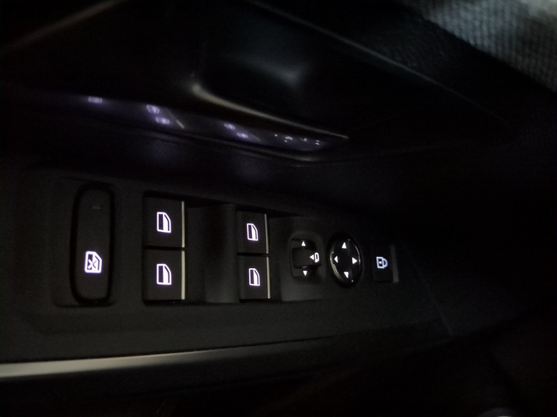 Photo 16 de l'offre de PEUGEOT 3008 HYBRID 136CH GT E-DCS6 à 33990€ chez Automobiles 25