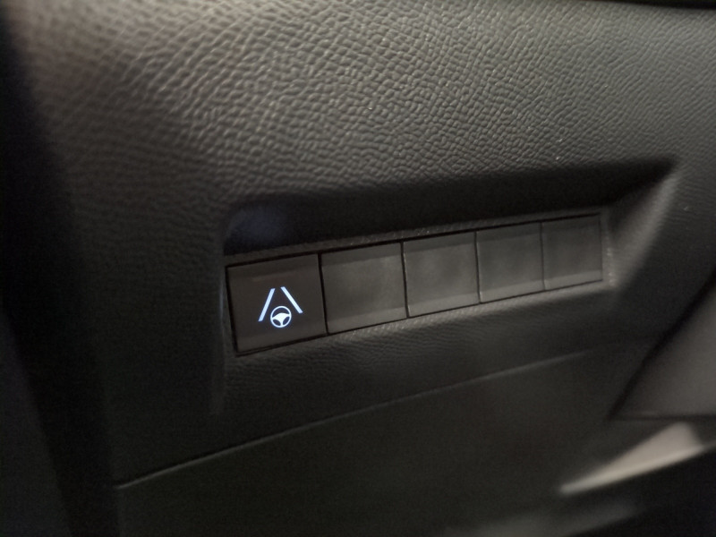 Photo 18 de l'offre de PEUGEOT 2008 1.2 HYBRID 145CH GT E-DCS6 -24% à 27998€ chez Automobiles 25