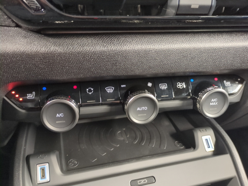 Photo 14 de l'offre de CITROEN C4 1.2 HYBRIDE 145CH S&S MAX AUTOMATIQUE -30% à 24898€ chez Automobiles 25