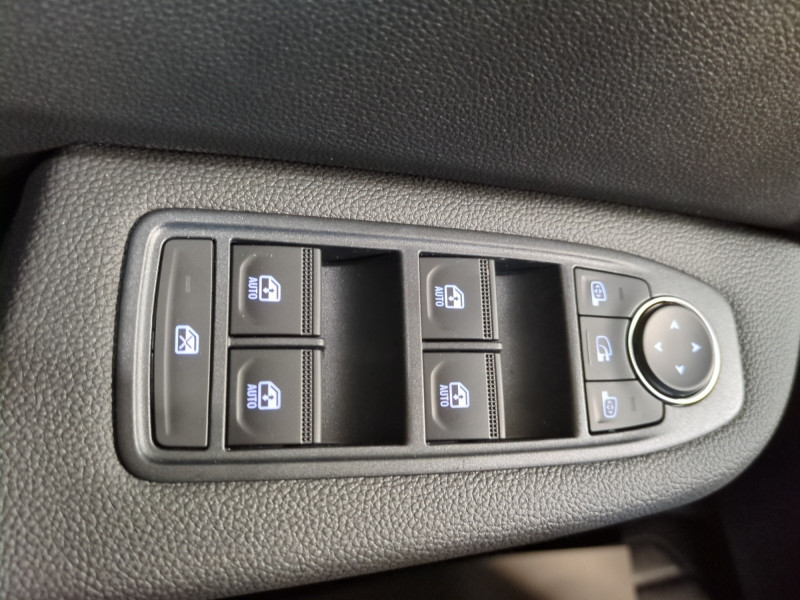 Photo 18 de l'offre de RENAULT CLIO V 1.5 DCI 100CH EVOLUTION - 22% à 19998€ chez Automobiles 25