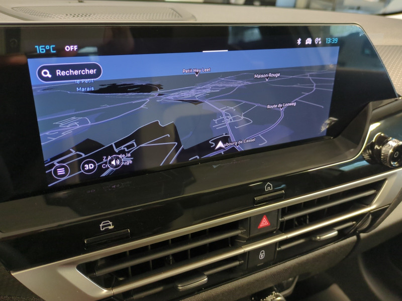 Photo 9 de l'offre de CITROEN C4 1.2 HYBRIDE 145CH S&S MAX AUTOMATIQUE -30% à 24898€ chez Automobiles 25