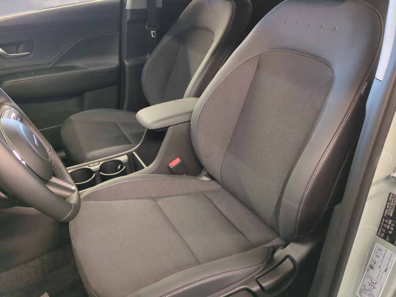 Photo 6 de l'offre de HYUNDAI KONA 1.6 GDI 129CH HYBRID CREATIVE DCT-6 -22% à 29998€ chez Automobiles 25