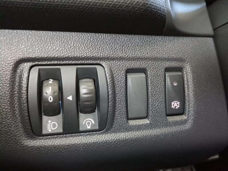 Photo 18 de l'offre de RENAULT CLIO IV 1.5 DCI 90CH ENERGY INTENS 5P à 10990€ chez Automobiles 25