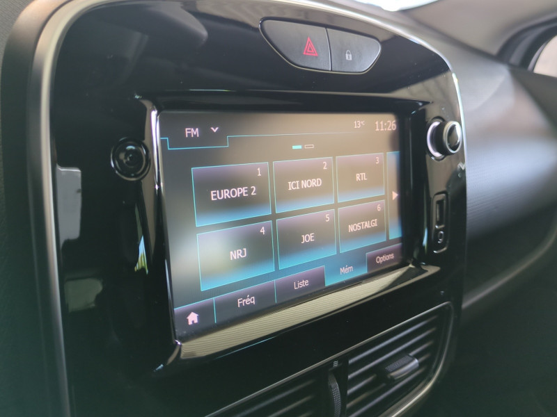 Photo 9 de l'offre de RENAULT CLIO IV 1.5 DCI 90CH ENERGY INTENS 5P à 10990€ chez Automobiles 25