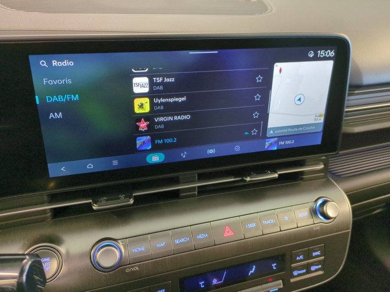 Photo 10 de l'offre de HYUNDAI KONA 1.6 GDI 129CH HYBRID CREATIVE DCT-6 -22% à 29998€ chez Automobiles 25