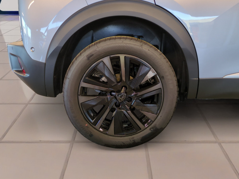 Photo 20 de l'offre de PEUGEOT 2008 1.2 HYBRID 145CH GT E-DCS6 -24% à 27998€ chez Automobiles 25