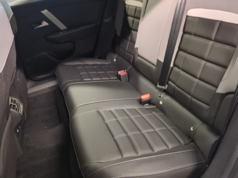 Photo 7 de l'offre de CITROEN C4 1.2 HYBRIDE 145CH S&S MAX AUTOMATIQUE -30% à 24898€ chez Automobiles 25