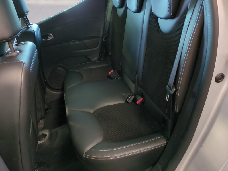 Photo 7 de l'offre de RENAULT CLIO IV 1.5 DCI 90CH ENERGY INTENS 5P à 10990€ chez Automobiles 25