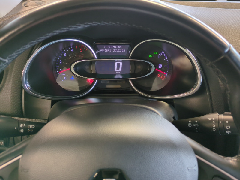 Photo 8 de l'offre de RENAULT CLIO IV 1.5 DCI 90CH ENERGY INTENS 5P à 10990€ chez Automobiles 25
