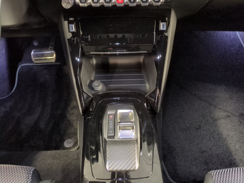 Photo 5 de l'offre de PEUGEOT 2008 1.2 HYBRID 145CH GT E-DCS6 -24% à 27998€ chez Automobiles 25