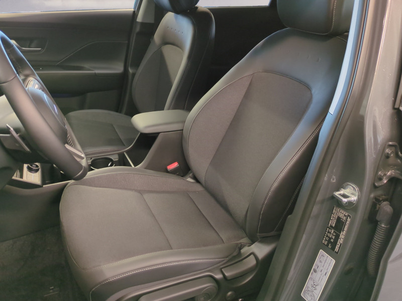 Photo 6 de l'offre de HYUNDAI KONA 1.6 GDI 129CH HYBRID CREATIVE DCT-6 -22% à 29998€ chez Automobiles 25