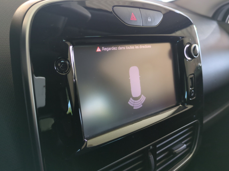 Photo 15 de l'offre de RENAULT CLIO IV 1.5 DCI 90CH ENERGY INTENS 5P à 10990€ chez Automobiles 25