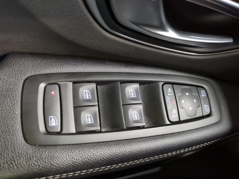 Photo 16 de l'offre de RENAULT SCENIC IV 1.6 DCI 130CH ENERGY INTENS à 11490€ chez Automobiles 25