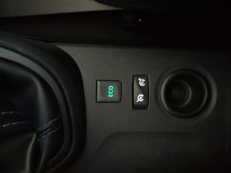 Photo 18 de l'offre de RENAULT CAPTUR 1.5 DCI 110CH ENERGY INTENS à 11490€ chez Automobiles 25