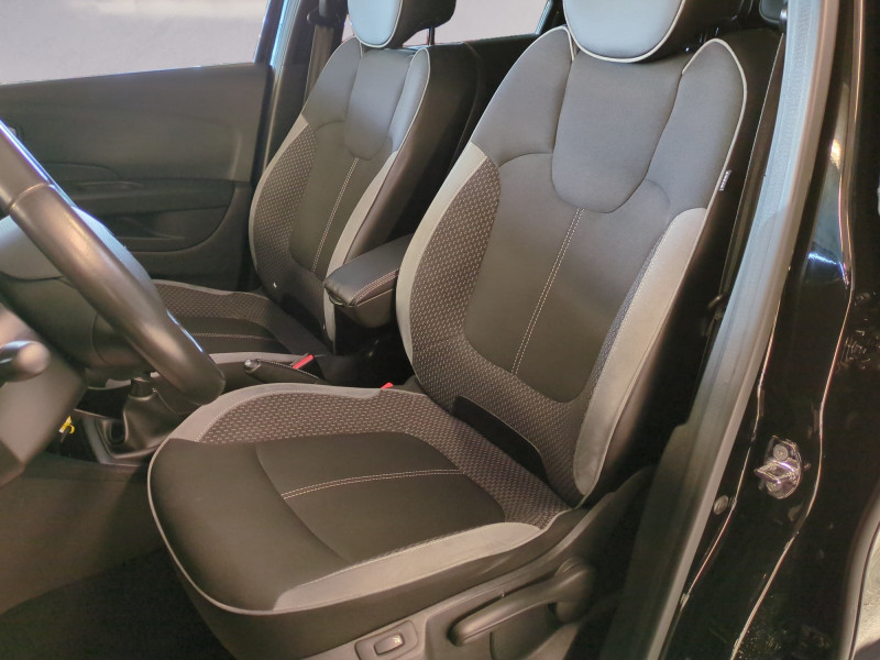 Photo 6 de l'offre de RENAULT CAPTUR 1.5 DCI 110CH ENERGY INTENS à 11490€ chez Automobiles 25